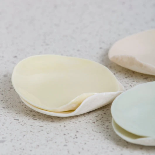Mini plat façonné à la main Ondulations | Waves tiny handmade dish