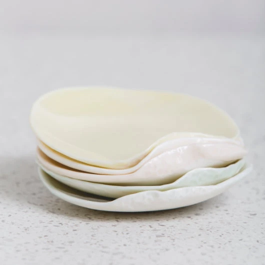 Mini plat façonné à la main Ondulations | Waves tiny handmade dish