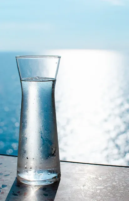 Carafe façonnée à la main Ondulations | Waves carafe