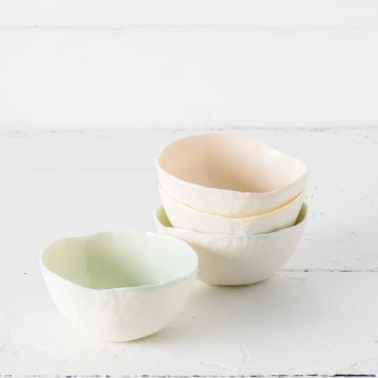 Charger l'image dans la galerie, Petit bol façonné à la main Ondulations | Waves small handmade bowl
